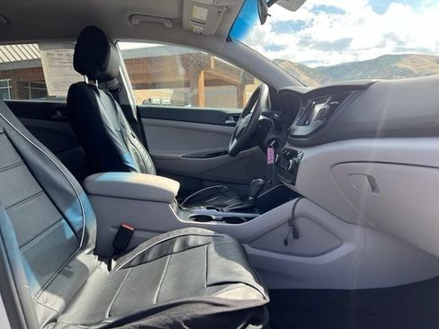 Used 2016 Hyundai Tucson SE w/ Option Group 02 FWD image 16