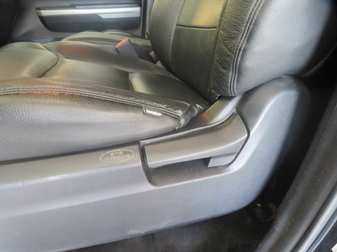 Used 2019 Toyota Tundra SR5 AWD/4WD image 17
