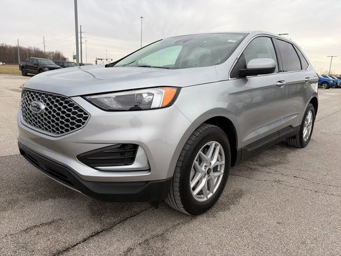 Used 2024 Ford Edge SEL image 3