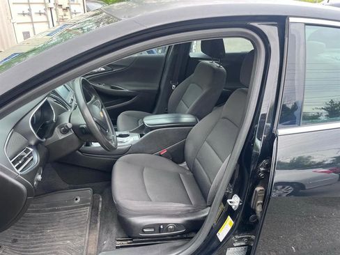 Used 2017 Chevrolet Malibu LT FWD image 10