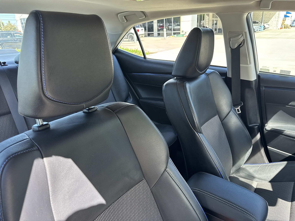 Used 2017 Toyota Corolla SE w/ SE Premium Package FWD image 23