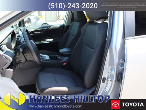 Certified 2025 Toyota RAV4 XLE AWD/4WD image 12