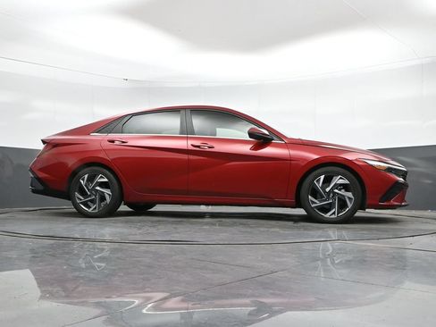 Used 2024 Hyundai Elantra Limited FWD image 42