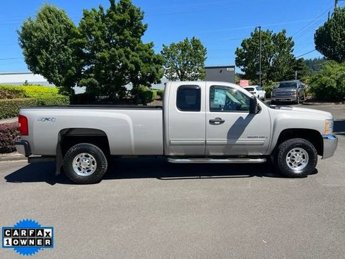 Used 2009 Chevrolet Silverado 2500 LT w/ Exterior Plus Package AWD/4WD image 8