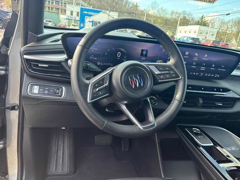Used 2025 Buick Enclave Preferred image 14