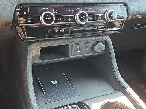 Used 2025 Honda Pilot TrailSport image 20