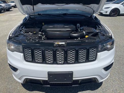 Used 2019 Jeep Grand Cherokee Altitude AWD/4WD image 25