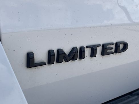 Used 2019 Ford Expedition Limited w/ Equipment Group 303A AWD/4WD image 7