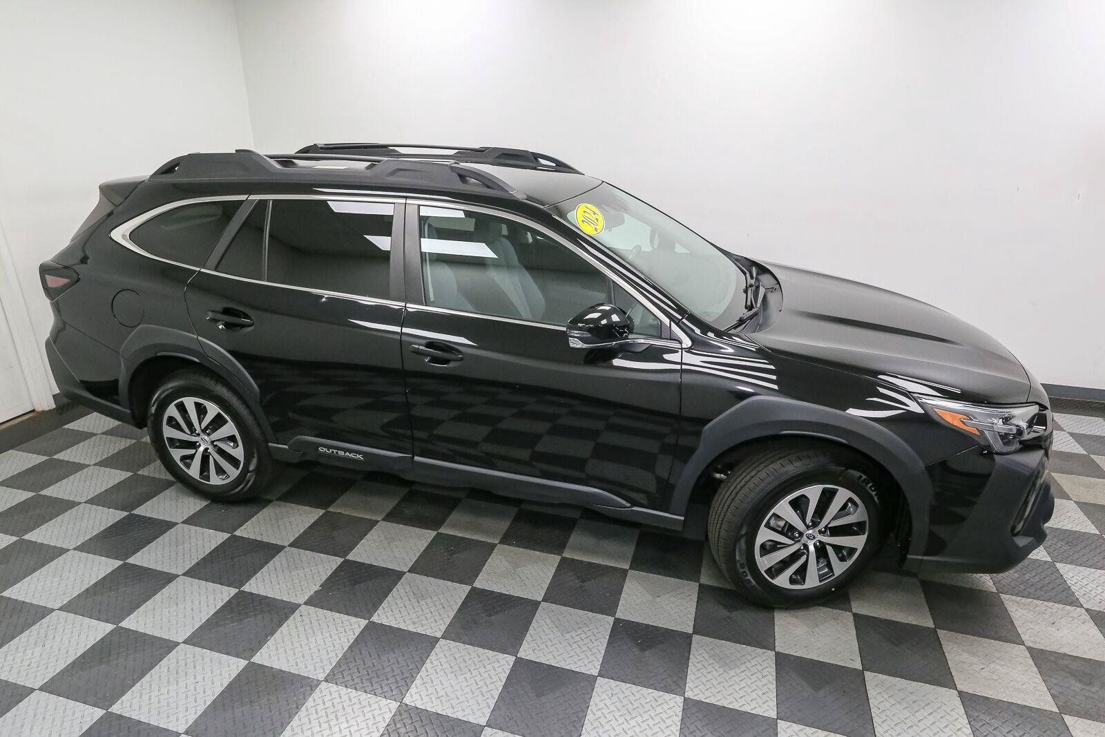 Used 2024 Subaru Outback Premium AWD/4WD image 5