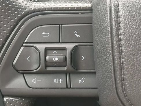 Used 2025 Toyota Tacoma SR5 AWD/4WD image 23