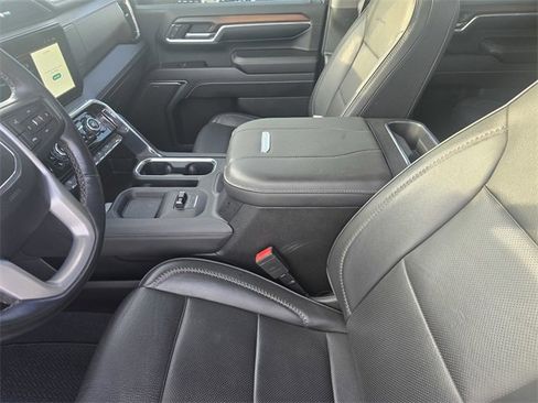 Used 2024 GMC Sierra 3500 Denali w/ Denali Reserve Package image 18