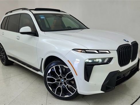 Used 2025 BMW X7 xDrive40i w/ M Sport Package image 92