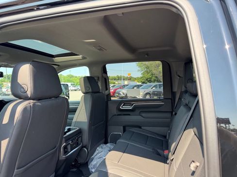 New 2025 GMC Sierra 2500 SLT w/ SLT Premium Package AWD/4WD image 16