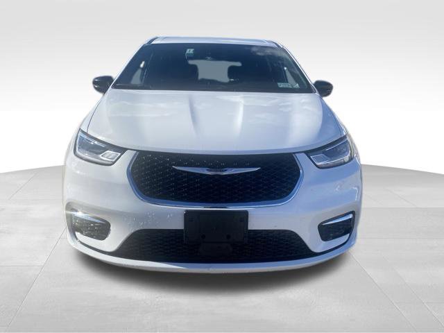 Used 2025 Chrysler Pacifica Select FWD image 6