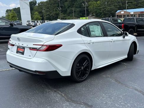 New 2026 Toyota Camry SE FWD image 3