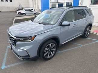 Used 2023 Honda Pilot Touring video 1