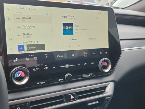 Certified 2025 Lexus RX 350h w/ Convenience Package image 9