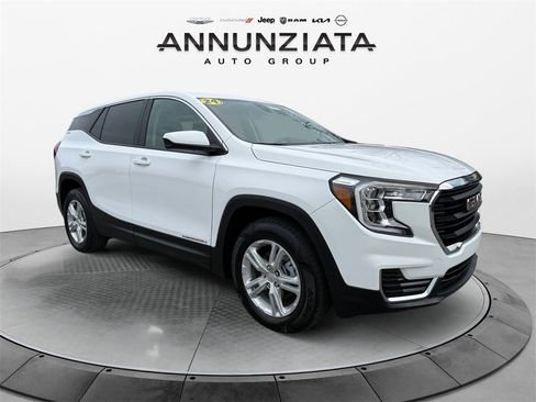 Used 2024 GMC Terrain SLE image 7