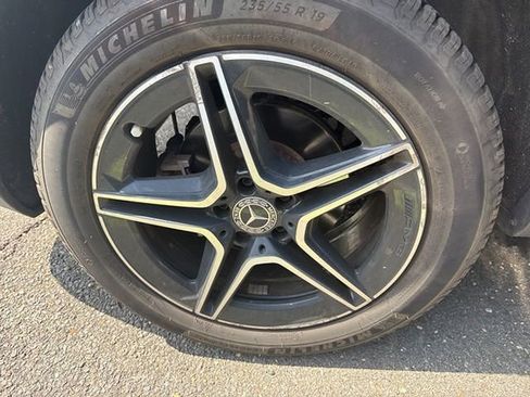 Used 2022 Mercedes-Benz GLC 300 4MATIC image 5