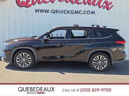 Used 2020 Toyota Highlander Platinum AWD/4WD image 4