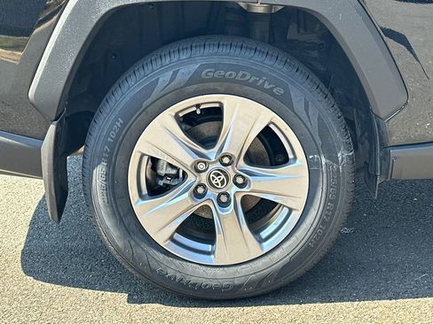 Used 2023 Toyota RAV4 XLE w/ Convenience Package image 9