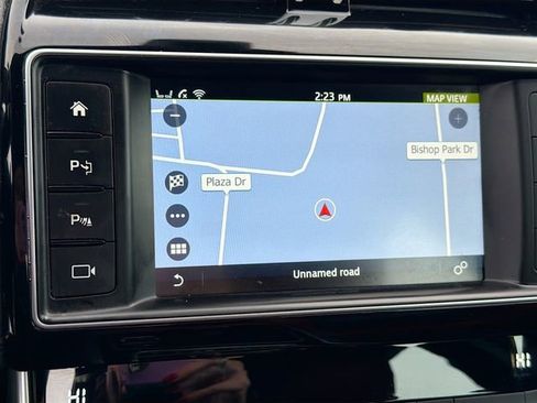 Used 2018 Jaguar XE S image 13