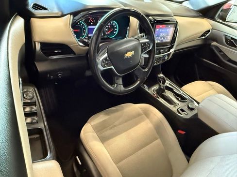 Used 2022 Chevrolet Traverse LT image 21