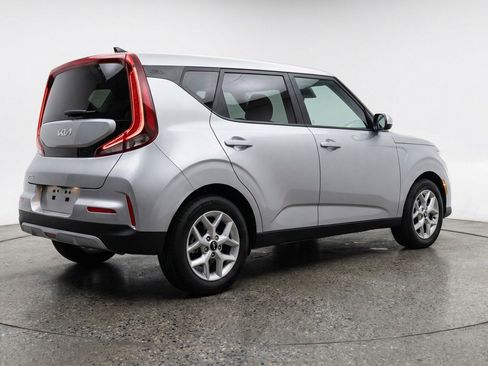 Used 2025 Kia Soul LX w/ LX Technology Package image 9
