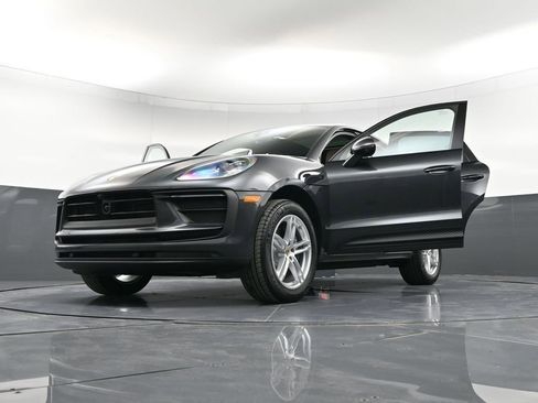 New 2026 Porsche Macan image 37