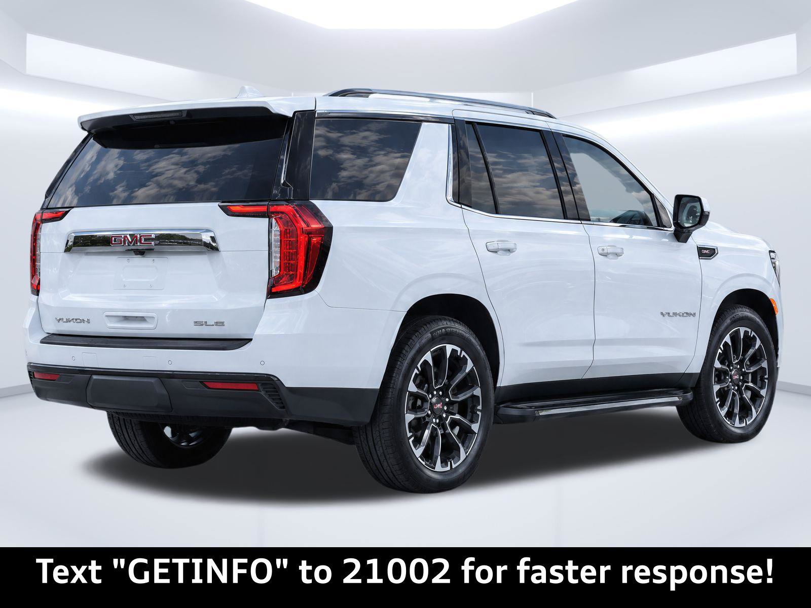 Used 2022 GMC Yukon SLE w/ Gmc Pro Safety Plus Package AWD/4WD image 4
