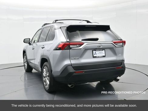 Used 2023 Toyota RAV4 XLE Premium image 8