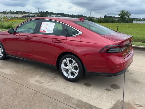 Used 2025 Honda Accord LX image 7