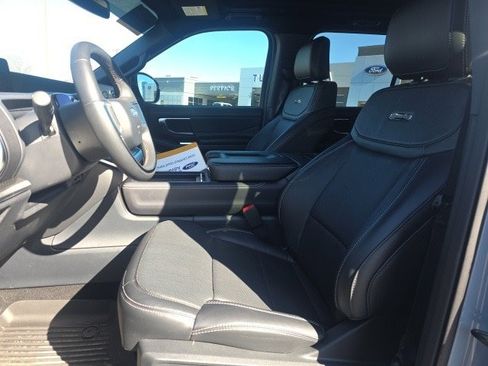 Certified 2025 Ford Expedition Platinum w/ Stealth Performance Package image 9