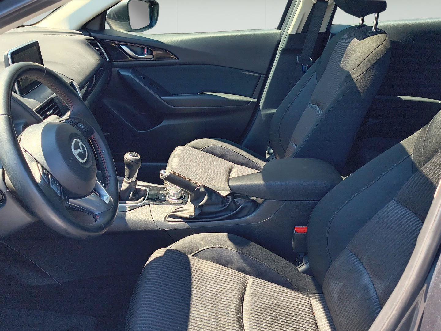 Used 2016 MAZDA MAZDA3 i Touring w/ Popular Equipment Package FWD image 5