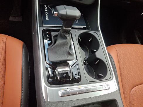 New 2026 Kia Carnival EX FWD image 15