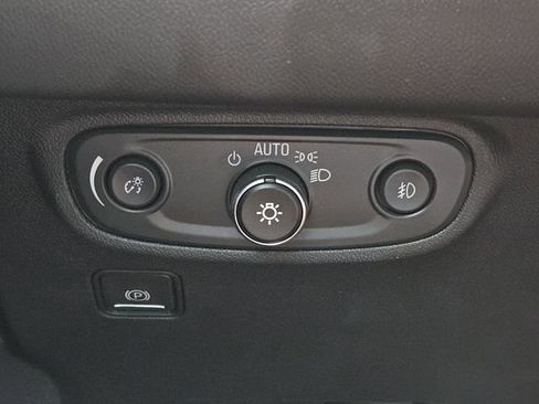 Used 2024 GMC Terrain AT4 image 21