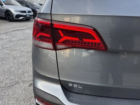 Certified 2022 Volkswagen Taos SEL image 31