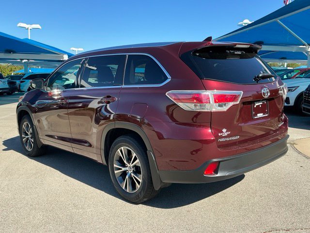 Used 2016 Toyota Highlander XLE AWD/4WD image 4