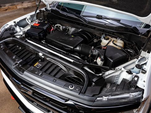 Used 2024 Chevrolet Silverado 1500 LT Trail Boss w/ LT Trail Boss Premium Package AWD/4WD image 40