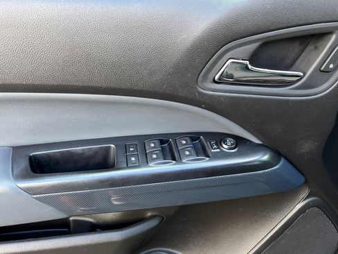 Used 2017 Chevrolet Colorado Z71 image 8