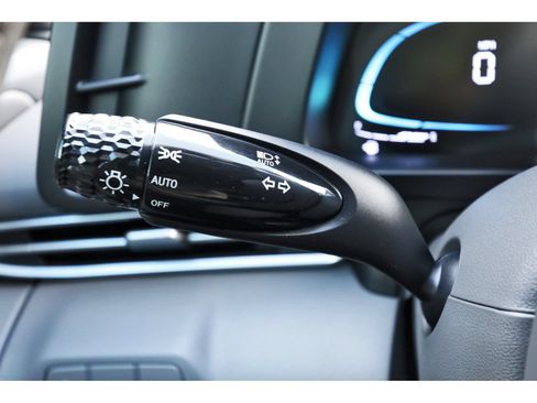 Certified 2025 Hyundai Elantra Sport FWD image 19