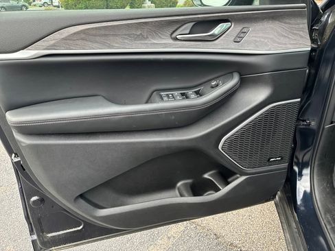 New 2024 Jeep Grand Cherokee Limited 4xe w/ Luxury Tech Group II image 11