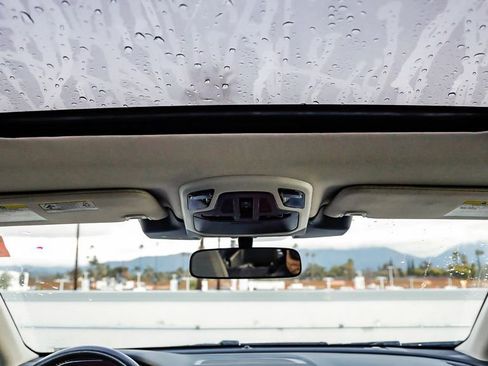 Used 2025 Subaru Outback Premium image 19