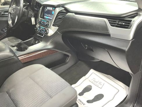 Used 2017 GMC Yukon SLE w/ SLE Value Package image 26