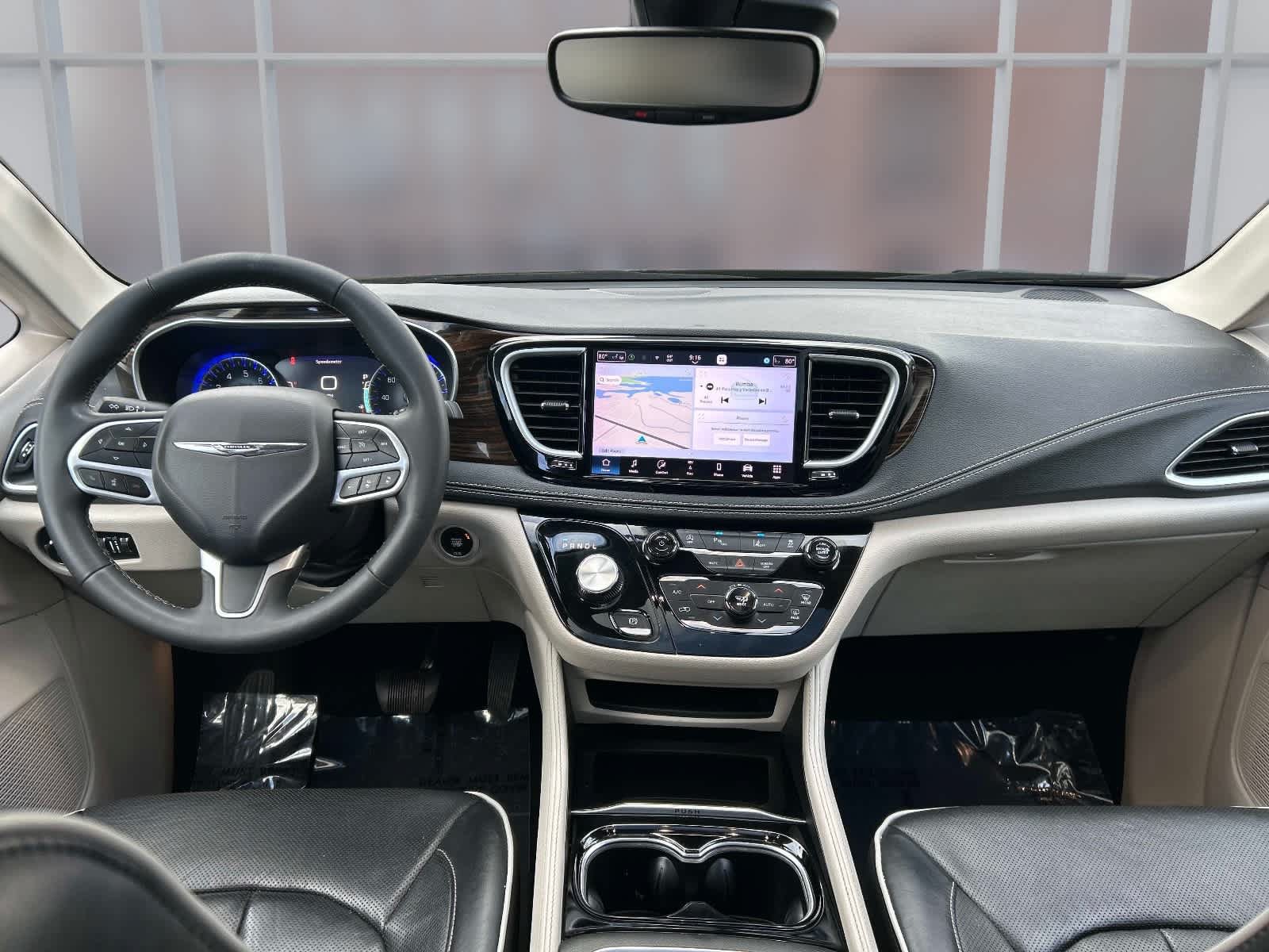 Used 2023 Chrysler Pacifica Limited FWD image 25