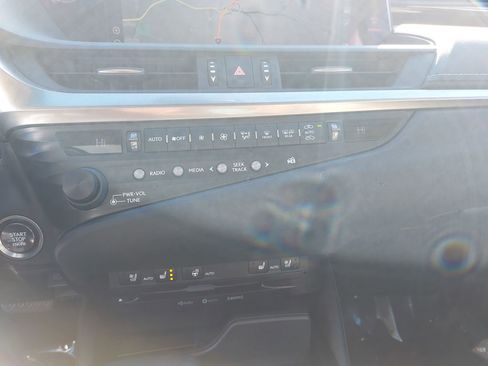 Used 2020 Lexus ES 350 w/ Premium Package image 23