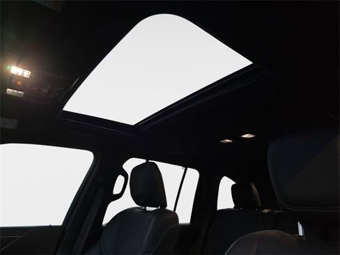 Used 2024 Lexus LX 600 4WD w/ Luxury Package image 34