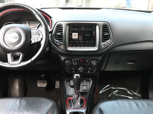 Used 2017 Jeep Compass Trailhawk w/ Leather Interior Group AWD/4WD image 10