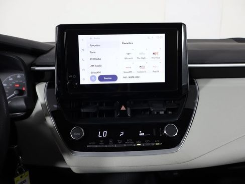 Used 2025 Toyota Corolla LE FWD image 24