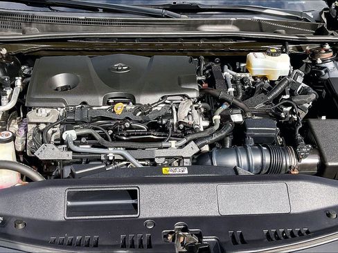 Used 2020 Toyota Camry LE image 31